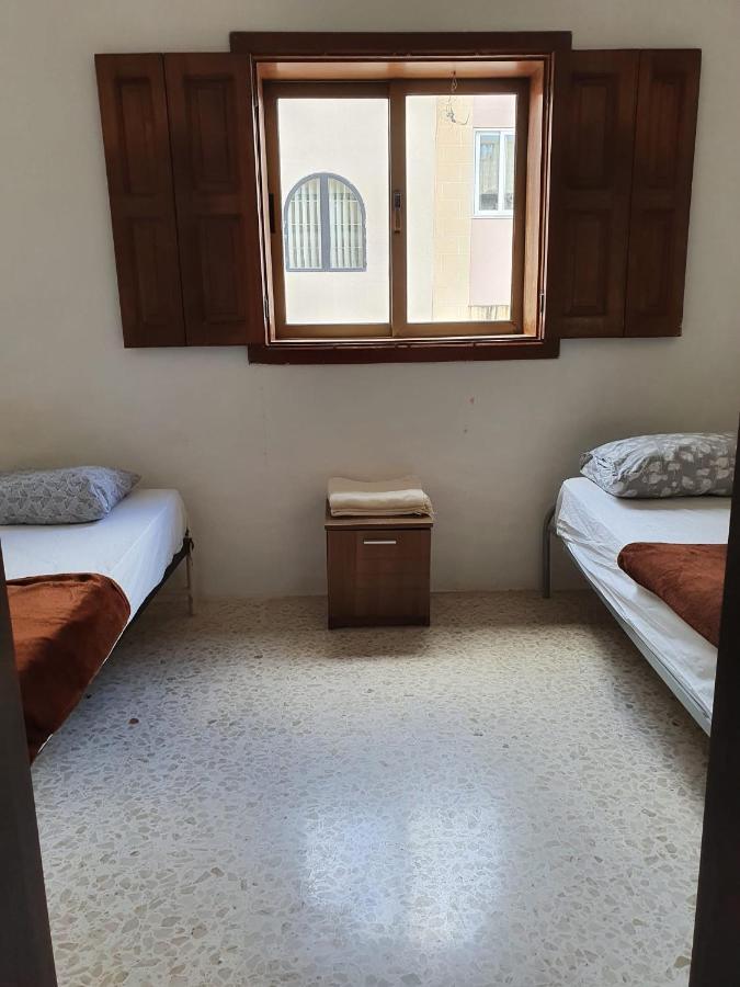 Oleander Butts Inn Żebbuġ Extérieur photo